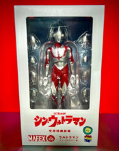 Load image into Gallery viewer, 2021 Medicom Toy Mafex - Shin Ultraman - ULTRAMAN Action Figure (No. 155)