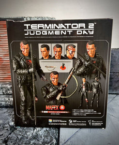 2023 Medicom Toy Mafex - T-800 (The Terminator : Battle Damage Ver.) No. 191