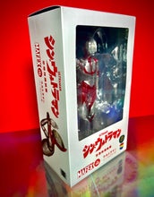 Load image into Gallery viewer, 2021 Medicom Toy Mafex - Shin Ultraman - ULTRAMAN Action Figure (No. 155)