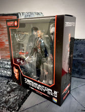 Load image into Gallery viewer, 2023 Medicom Toy Mafex - T-800 (The Terminator : Battle Damage Ver.) No. 191