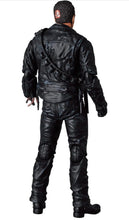 Load image into Gallery viewer, 2023 Medicom Toy Mafex - T-800 (The Terminator : Battle Damage Ver.) No. 191