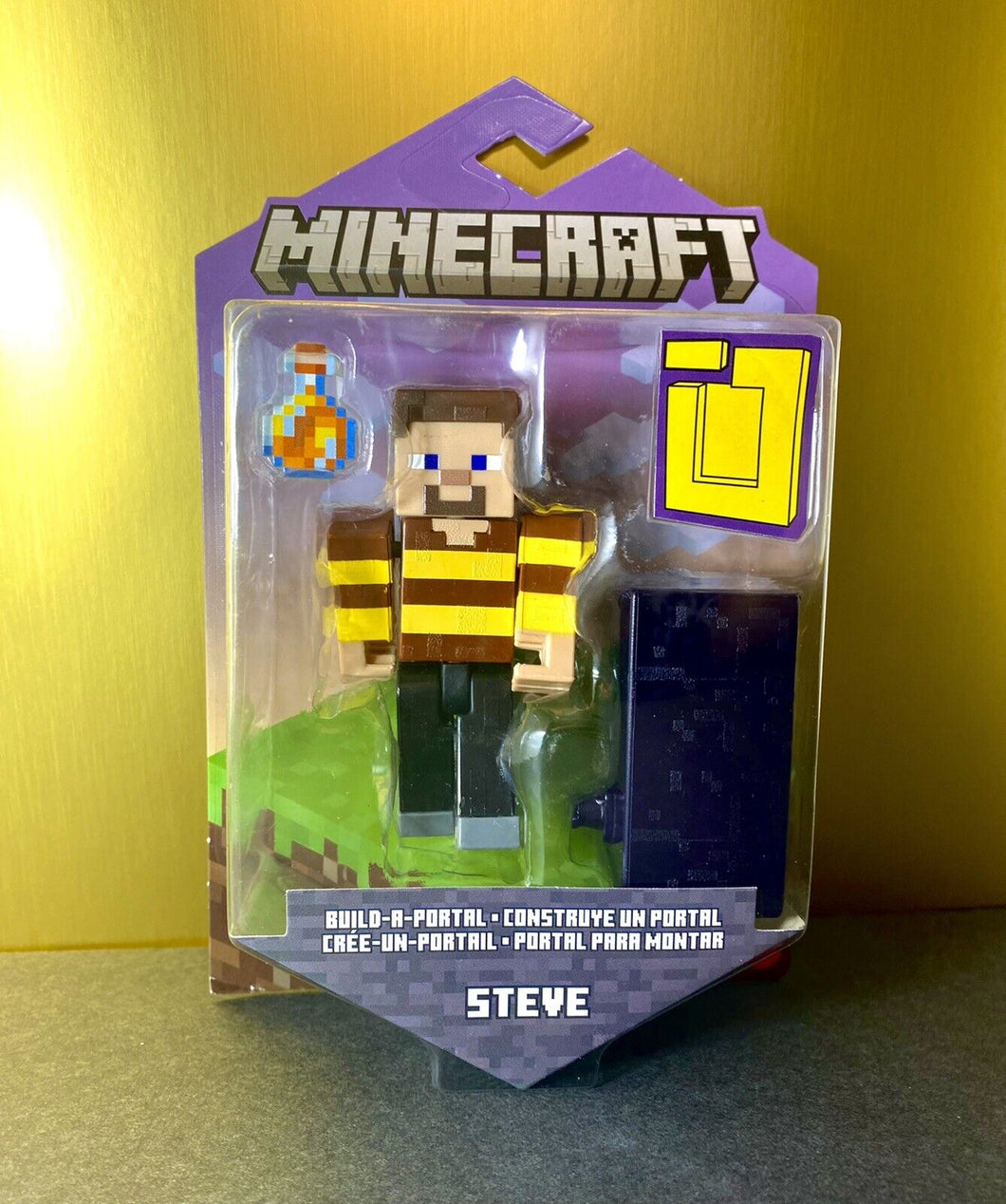 2022 Minecraft Build-a-Portal Action Figure: BEES SHIRT STEVE (w/ Potion)