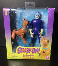 Load image into Gallery viewer, Scooby-Doo! Series 1: Scooby Doo and the Phantom Racer Action Figure Set