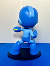 Load image into Gallery viewer, Icon Heroes Capcom - Mega Man Classic Bobblehead