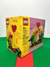 Load image into Gallery viewer, 2024 LEGO Seasonal: Valentine Lovebirds (#40522) 298pcs