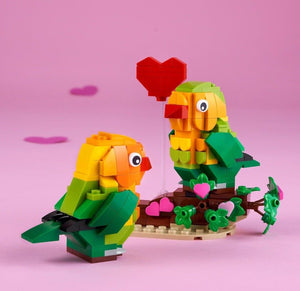 2024 LEGO Seasonal: Valentine Lovebirds (#40522) 298pcs