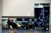 Load image into Gallery viewer, McFarlane - Dark Knight Trilogy - CATWOMAN &amp; BATPOD, BATMAN (HK Sky Dive - PLAT)