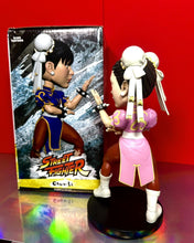 Load image into Gallery viewer, Icon Heroes Capcom - Street Fighter - CHUN-LI (Pink Variant) 8in BobbleHead