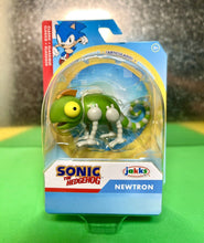 Load image into Gallery viewer, 2023 JAKKS Pacific Sonic the Hedgehog 2.5in Figure: CLASSIC NEWTRON