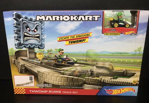 HOT WHEELS MARIO KART Thwomp Ruins Track Set w/ Luigi Standard Kart