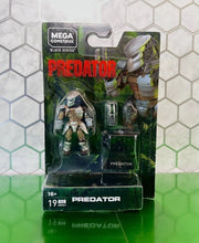 Load image into Gallery viewer, 2019 Mega Construx Pro Builders - Predator (1987 Movie) - PREDATOR Figure