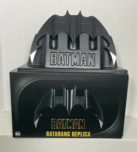 NECA DC BATMAN (1989) MOVIE BATARANG REPLICA PROP