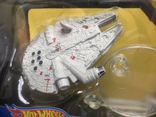 Load image into Gallery viewer, 2019 Hot Wheels Starships - Star Wars: MILLENIUM FALCON (w/ Flight Stand)