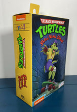 Load image into Gallery viewer, NECA 1:10 Scale Teenage Mutant Ninja Turtles Figure: GECKO WONDO