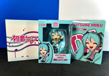 Load image into Gallery viewer, 2022 YouTooz - HATSUNE MIKU (#370) Vinyl Figure